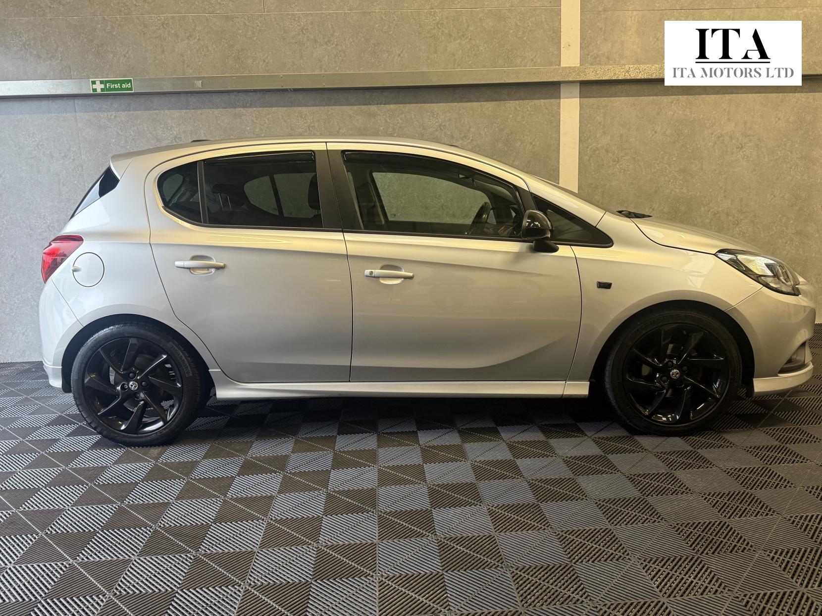 Vauxhall Corsa 1.4i ecoTEC SRi VX Line Nav Black Hatchback 5dr Petrol Manual Euro 6 (90 ps)