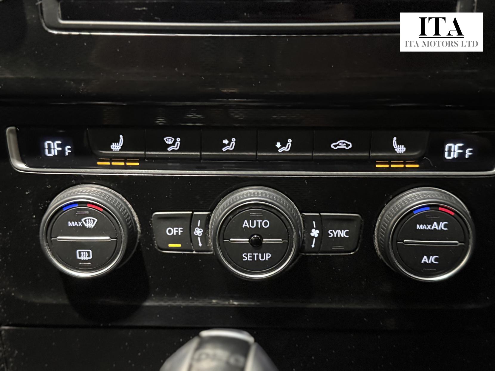 Volkswagen Golf 2.0 TSI BlueMotion Tech GTI Hatchback 5dr Petrol DSG Euro 6 (s/s) (220 ps)