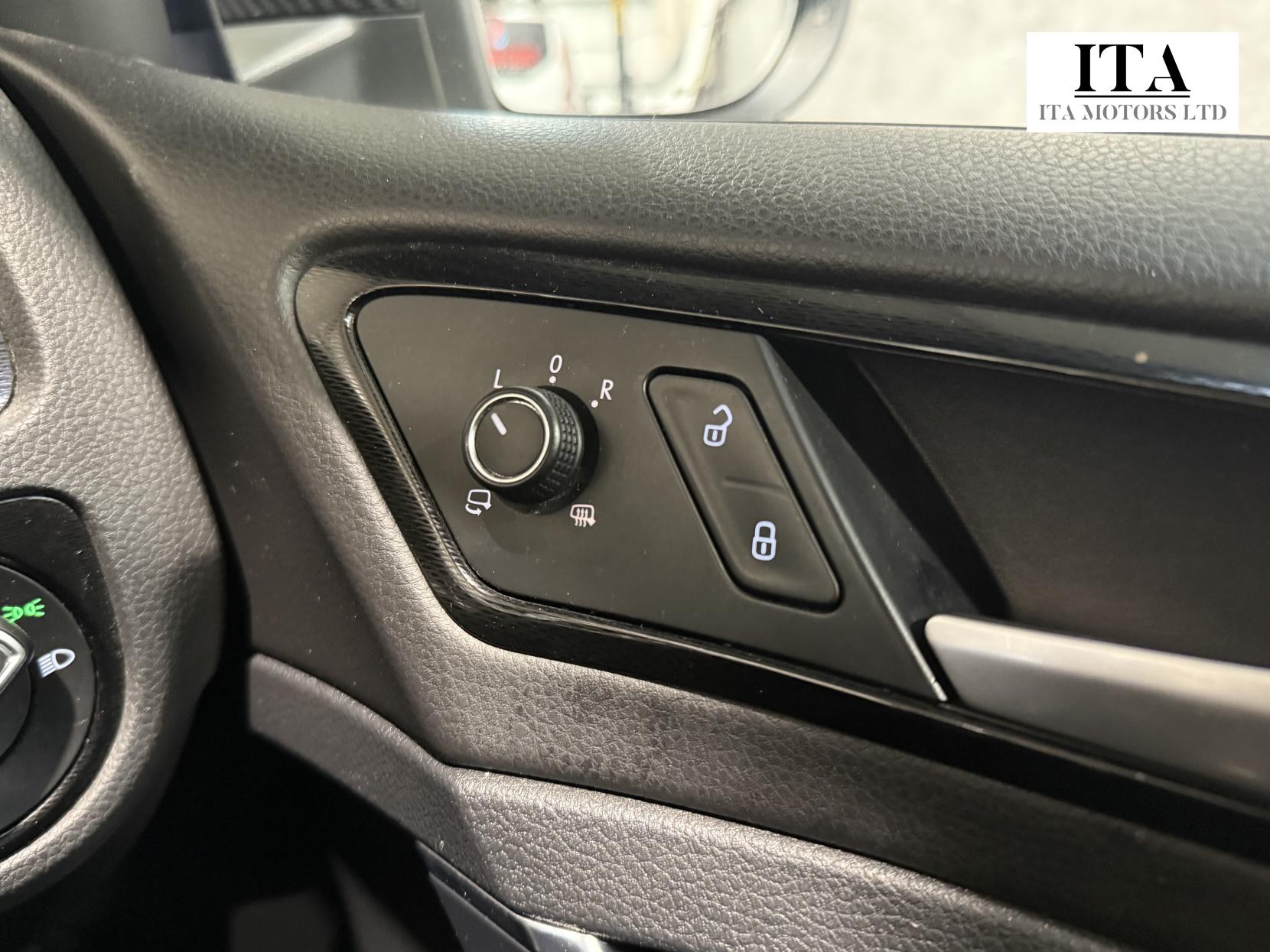 Volkswagen Golf 2.0 TSI BlueMotion Tech GTI Hatchback 5dr Petrol DSG Euro 6 (s/s) (220 ps)