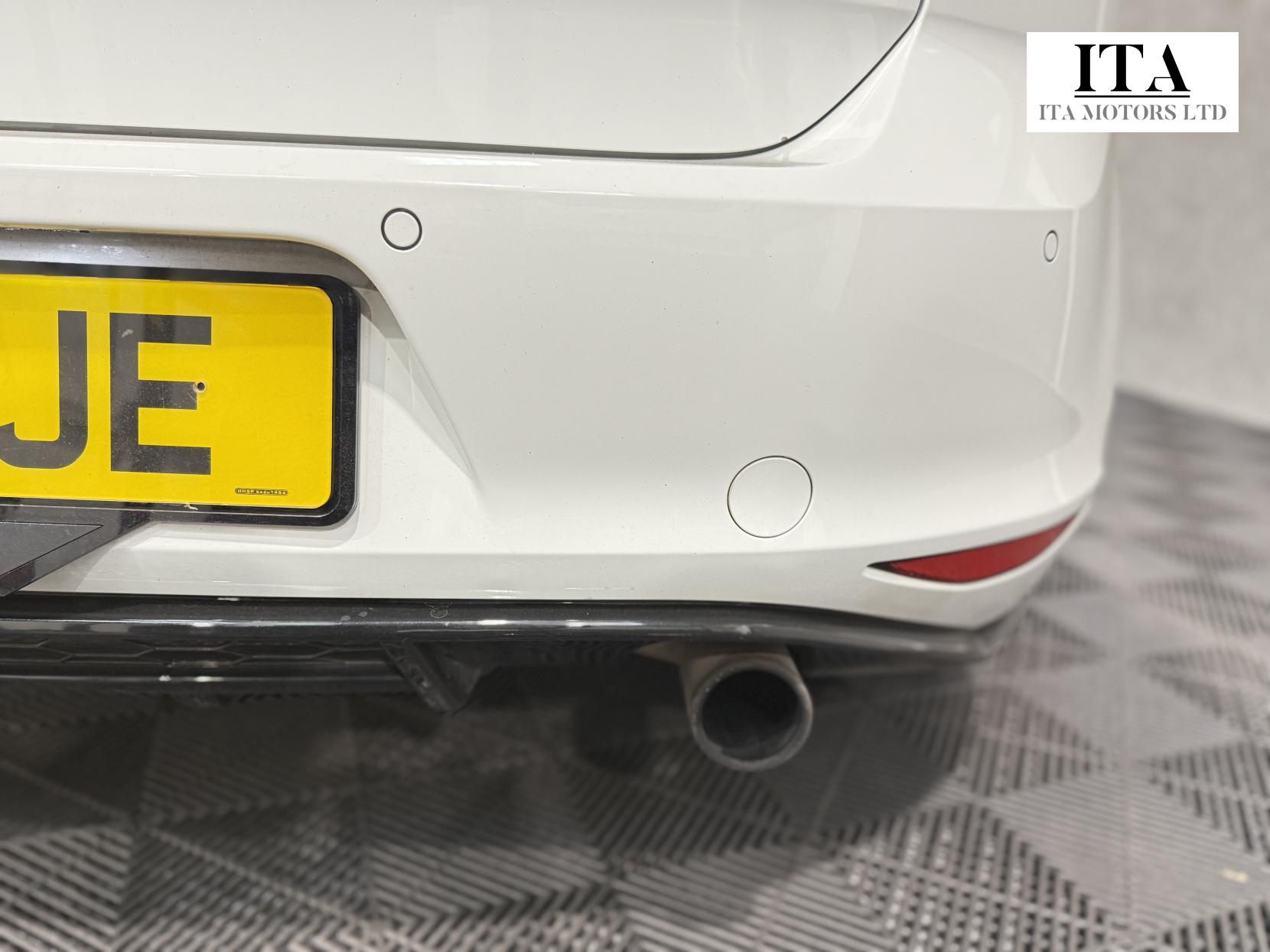 Volkswagen Golf 2.0 TSI BlueMotion Tech GTI Hatchback 5dr Petrol DSG Euro 6 (s/s) (220 ps)