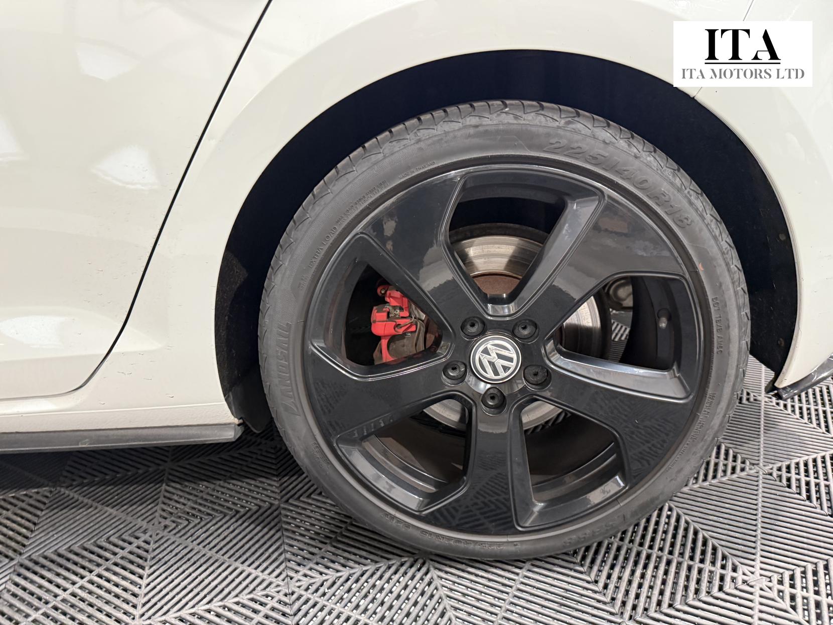 Volkswagen Golf 2.0 TSI BlueMotion Tech GTI Hatchback 5dr Petrol DSG Euro 6 (s/s) (220 ps)