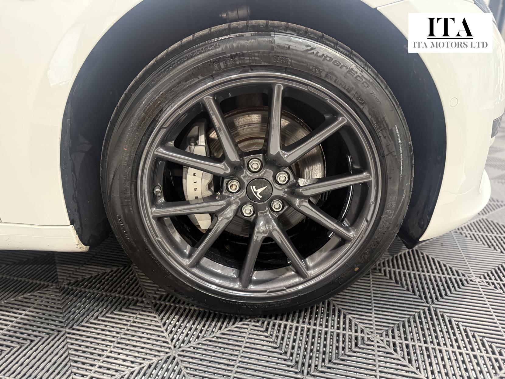 Tesla Model 3 Standard Range Plus Saloon 4dr Electric Auto RWD (241 bhp)