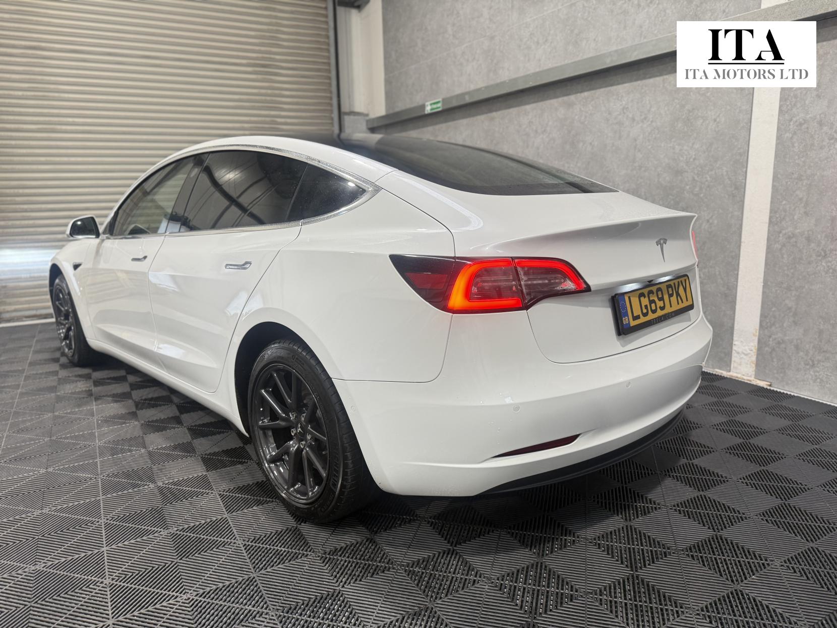 Tesla Model 3 Standard Range Plus Saloon 4dr Electric Auto RWD (241 bhp)